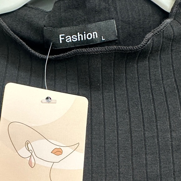 Elegant Black Sleeveless Dress - Picture 2 of 3